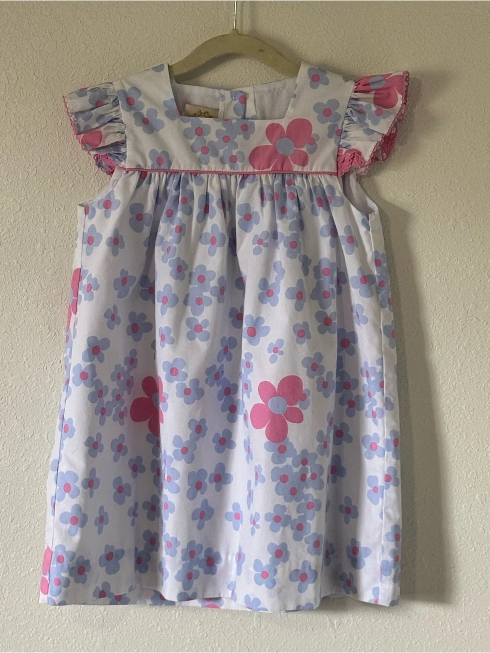 The Beaufort Bonnet Co. Pink and Light Blue Floral Flutter-Sleeve Dress Size 5